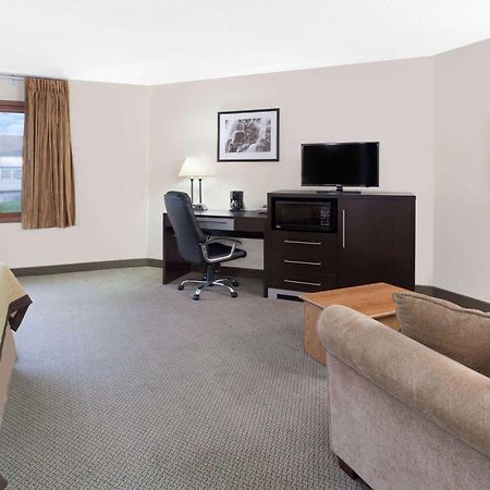 Baymont By Wyndham Green Bay Exterior foto