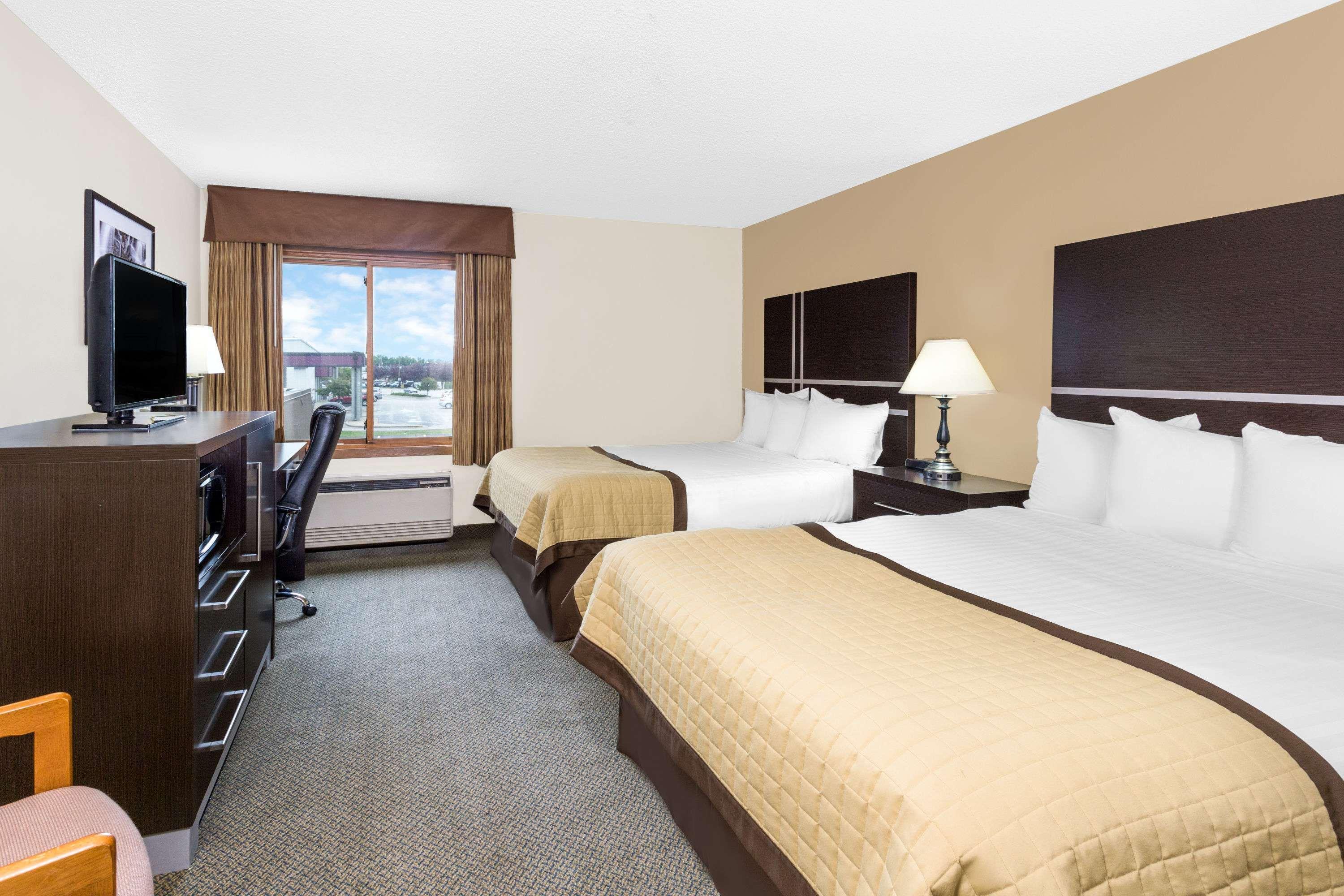 Baymont By Wyndham Green Bay Exterior foto