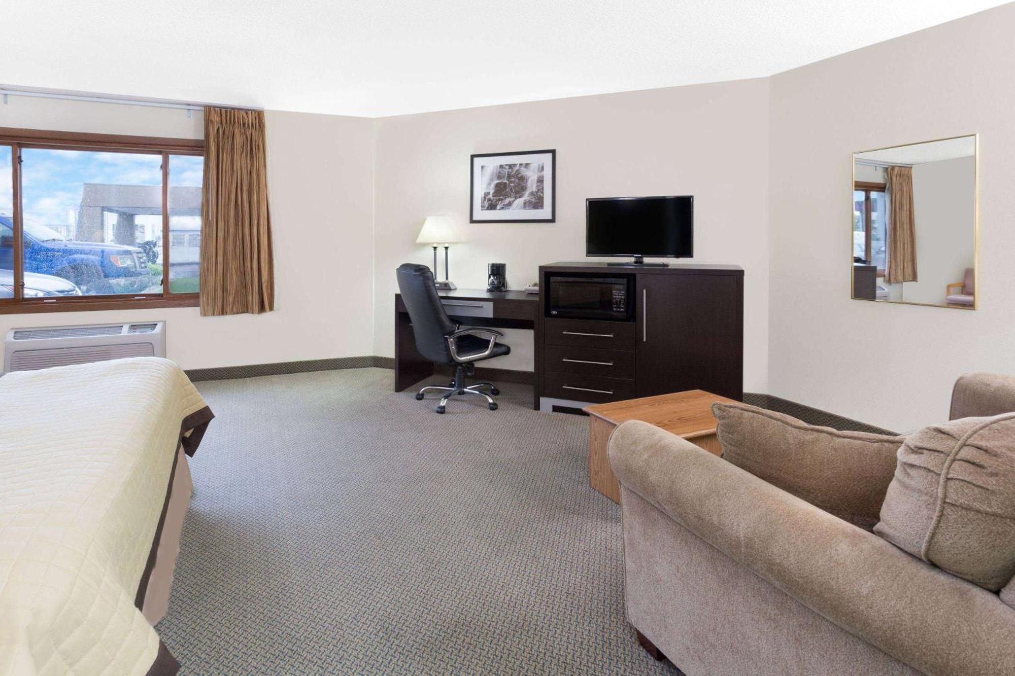 Baymont By Wyndham Green Bay Exterior foto
